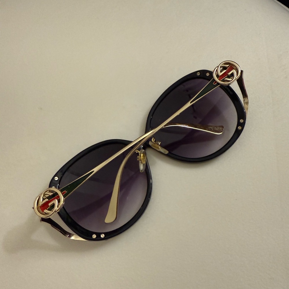 Elegant Black Sunglasses